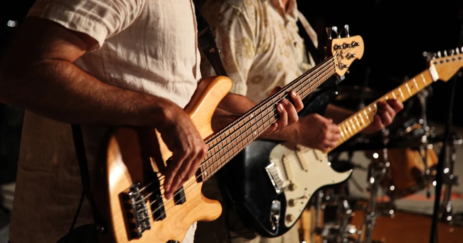 Cahaya, Muzik, Aksi. Pertunjukan Langsung & Hiburan di Kota Kuwait